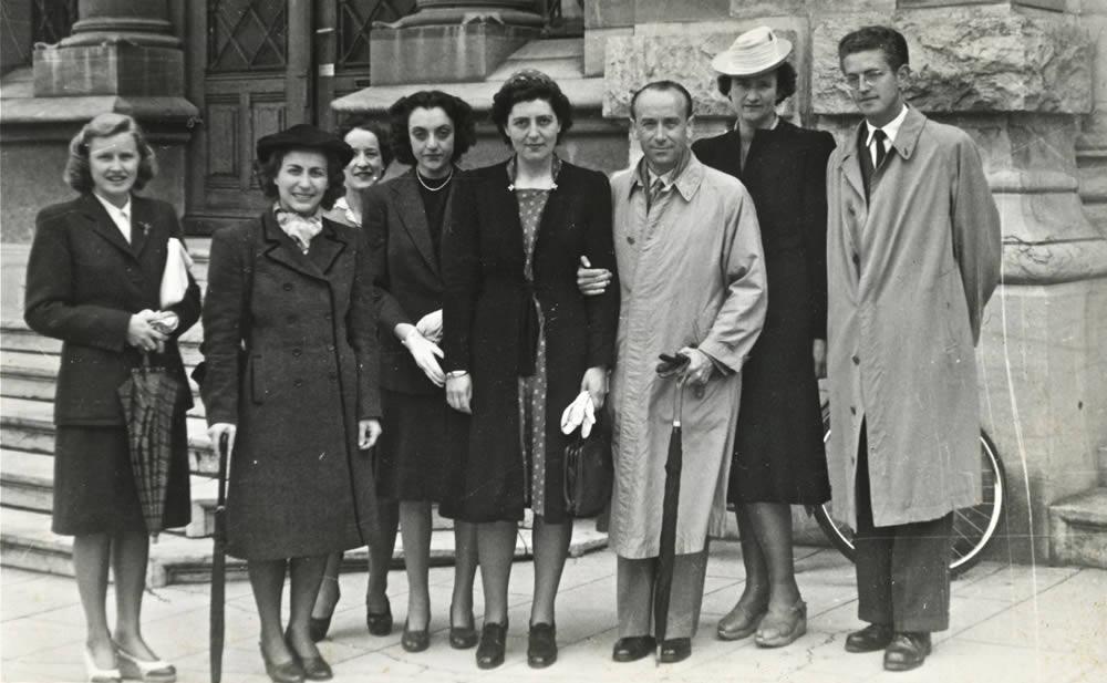 Guglielmo Alberti e Marilina Cavazza il giorno del loro matrimonio civile, EauxVives, 24 maggio 1945